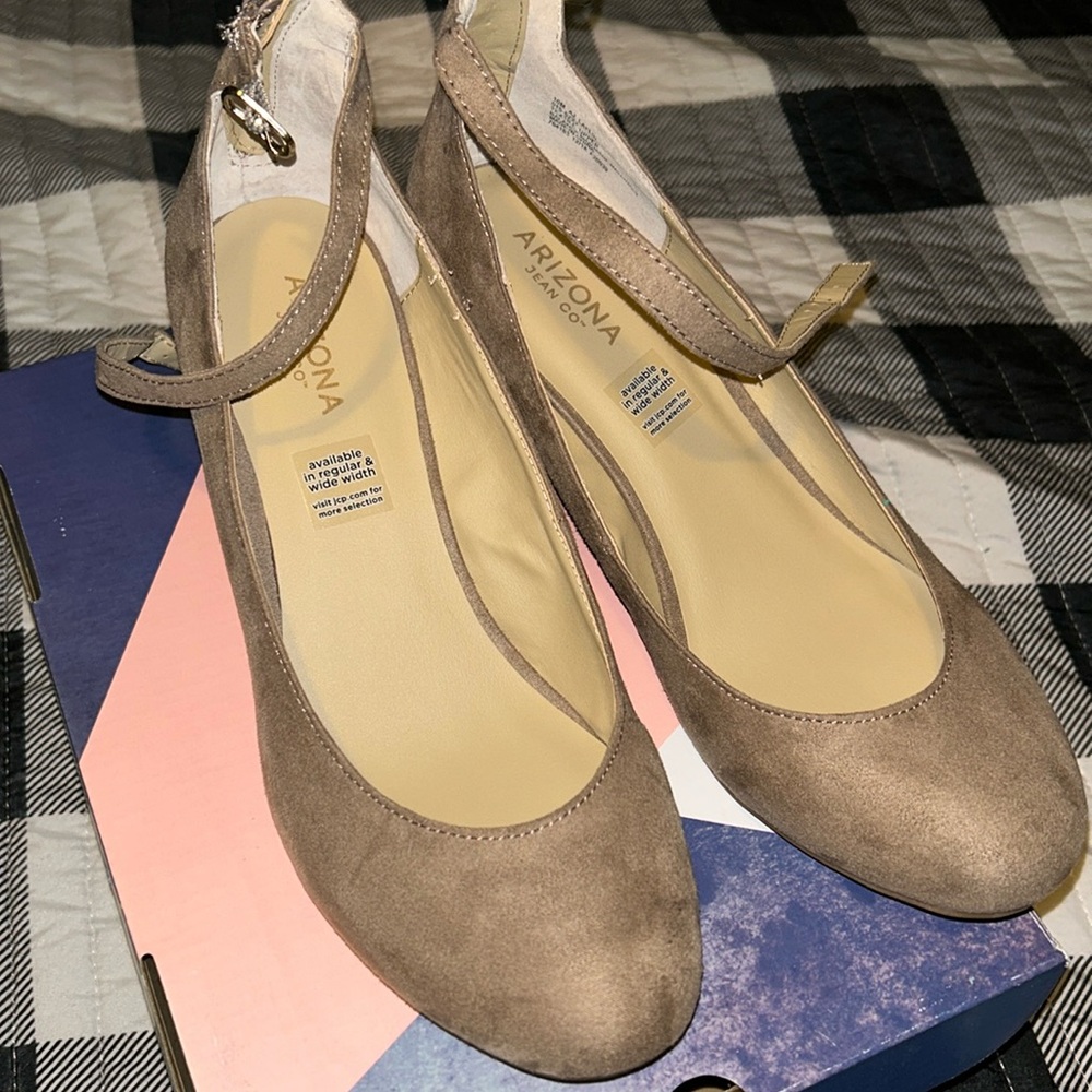 Ankle strap wedges only used once. Original box.